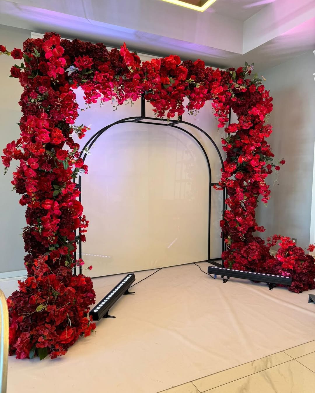 Red & Green Flower Hollow Square Backdrop