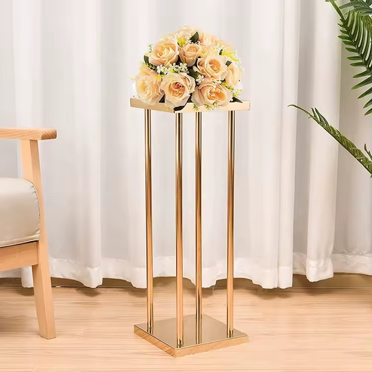 4 Pillar Gold Flower Stand